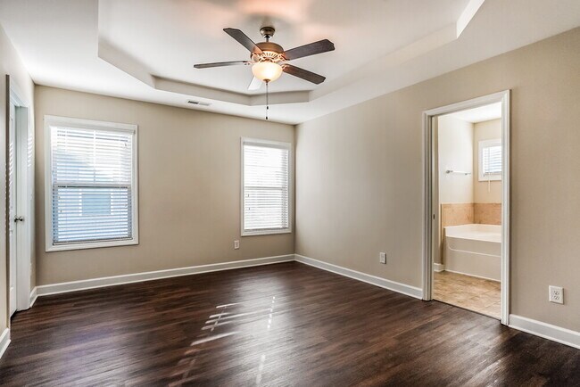 Building Photo - 104 W Webber Ln