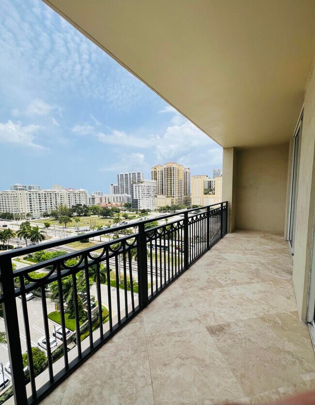 Building Photo - 550 Okeechobee Blvd