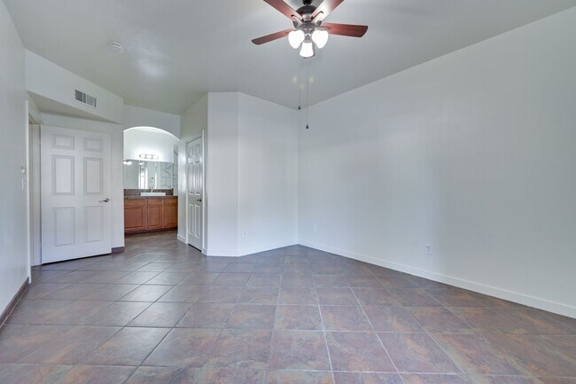 Building Photo - Guard Gated!!! Community Pool, Spa!!! Fitn...