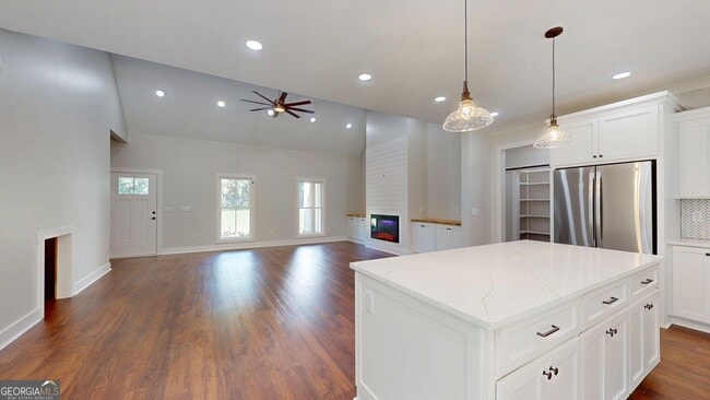 Building Photo - 53 Jericho Ln