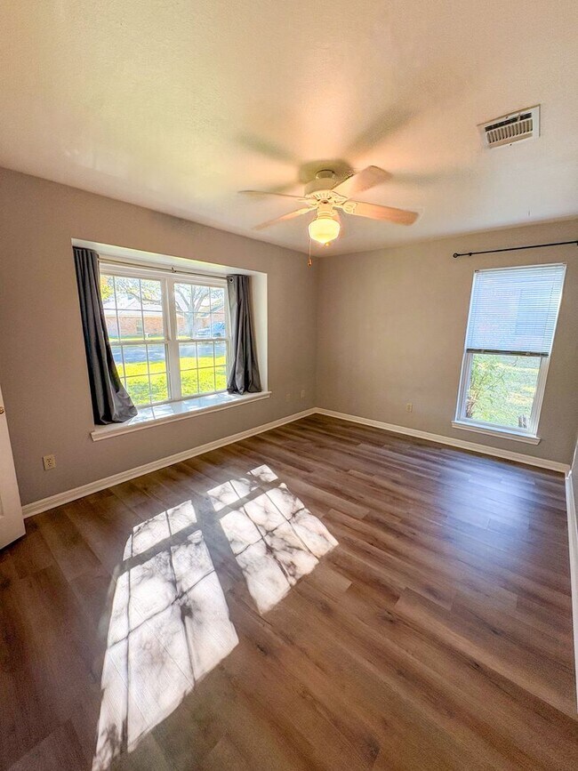 Building Photo - 1221 Walden St