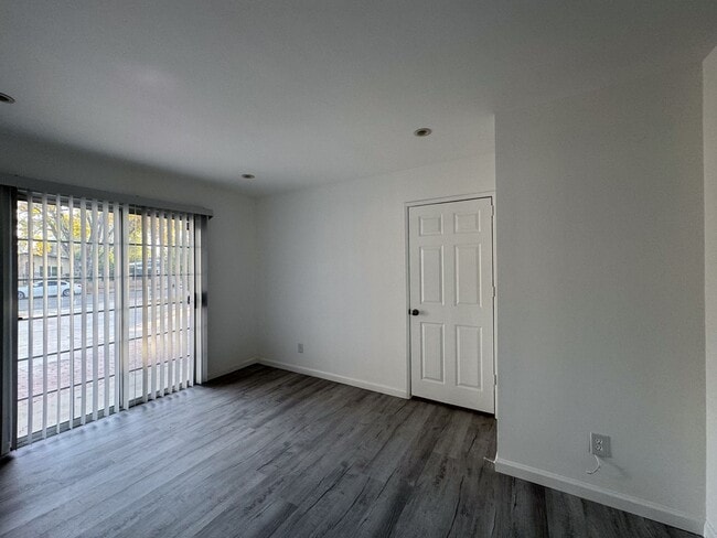 Building Photo - Remodeled Reseda Home