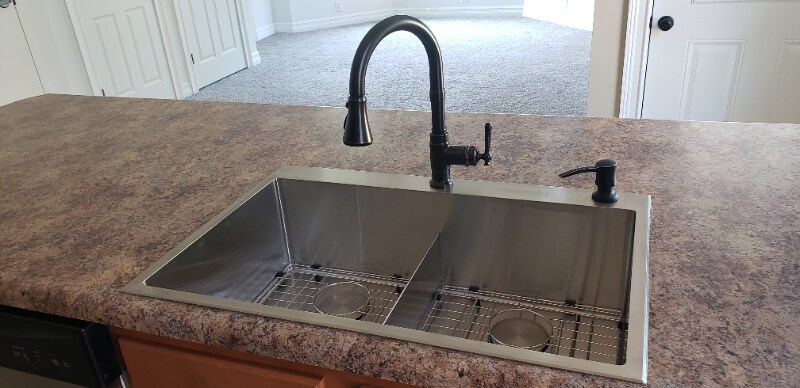 Building Photo - 517 Park Ave