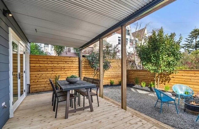 Building Photo - Elegant & Spacious Unit for Rent