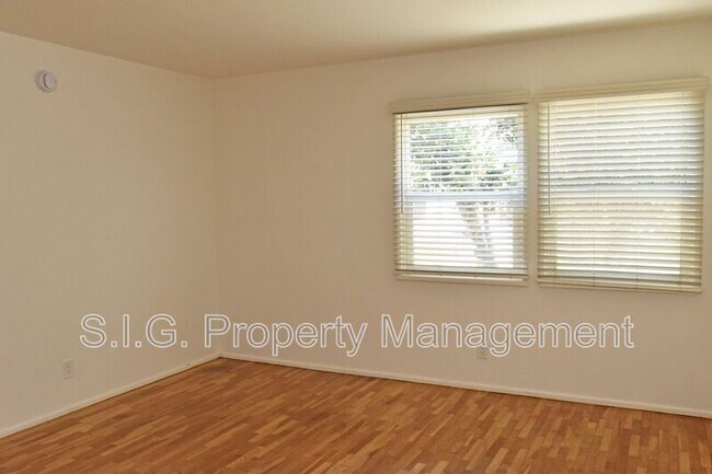 Building Photo - 5637 Strohm Ave