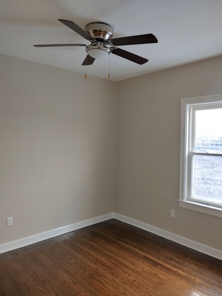 Building Photo - 8016 S Marshfield Ave