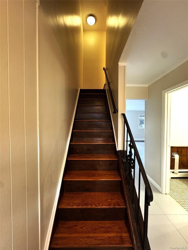 Building Photo - 8 Whitman Ct