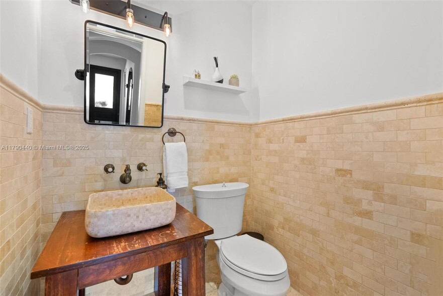 Building Photo - 14700 SW 78th Ave