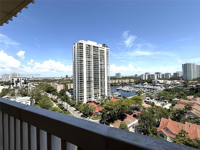 Building Photo - 19355 Turnberry Way