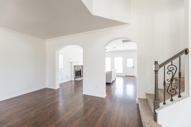 Building Photo - 15422 Downford Dr
