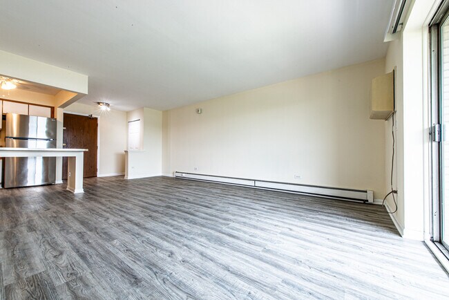 Building Photo - 2218 S Goebbert Rd