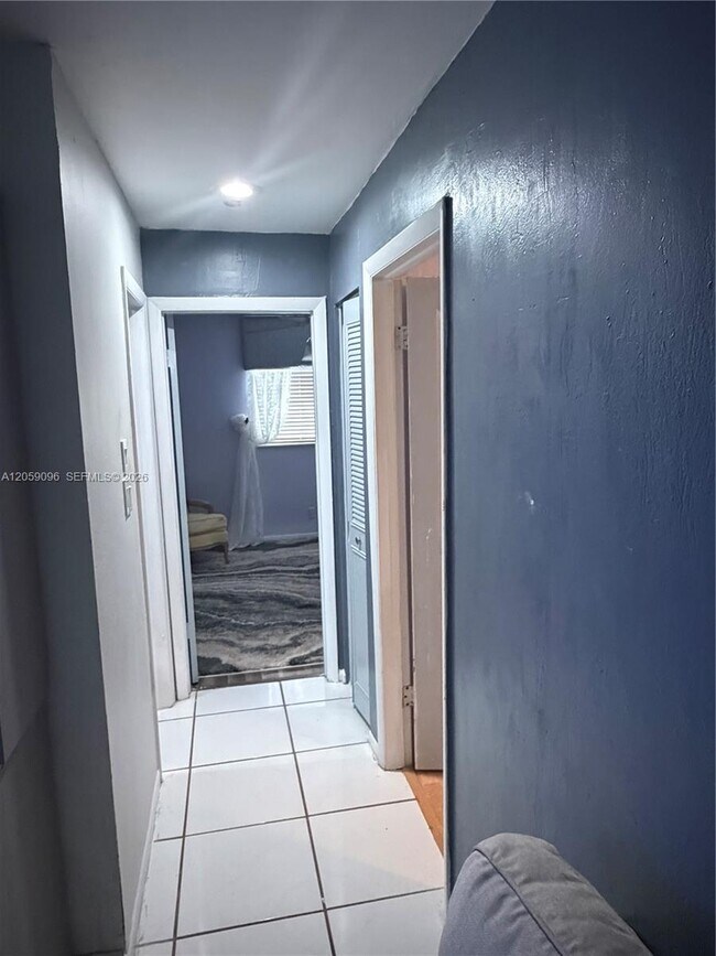 Building Photo - 8108 NW 93rd Terrace