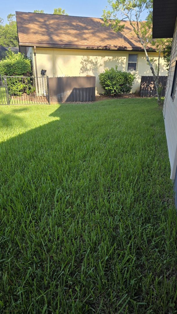 Building Photo - Palm Coast 4 Bedroom 2 Bath in the W Section