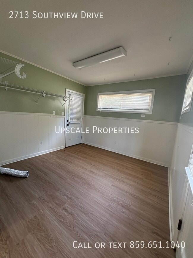 Building Photo - 2713 Southview Dr