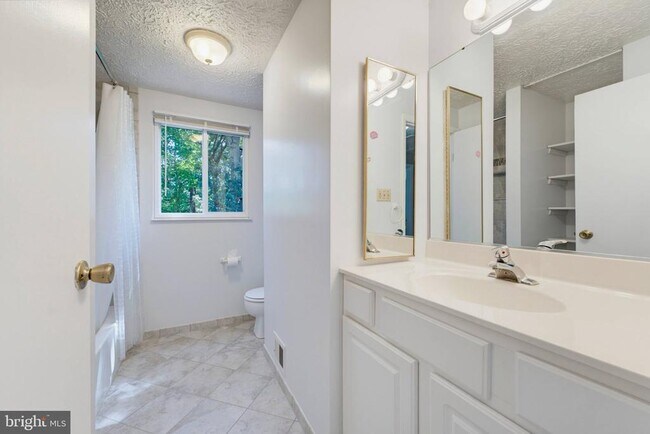 Building Photo - 8467 Magic Tree Ct