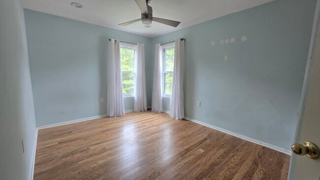 Building Photo - 1 Lenape Ln