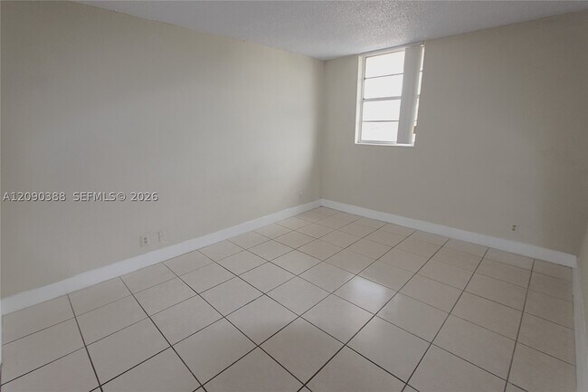Building Photo - 4550 NW 9th St