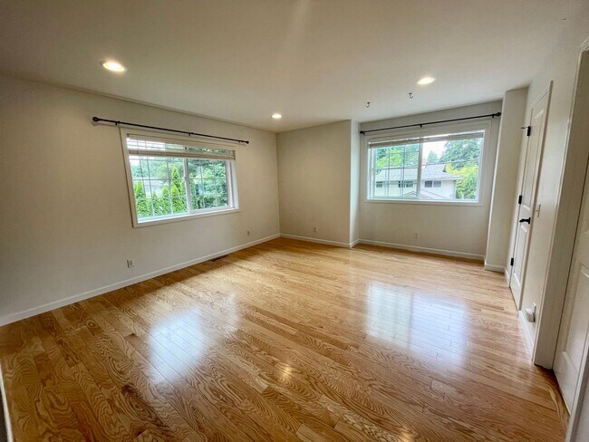 Building Photo - 315 N 155th St