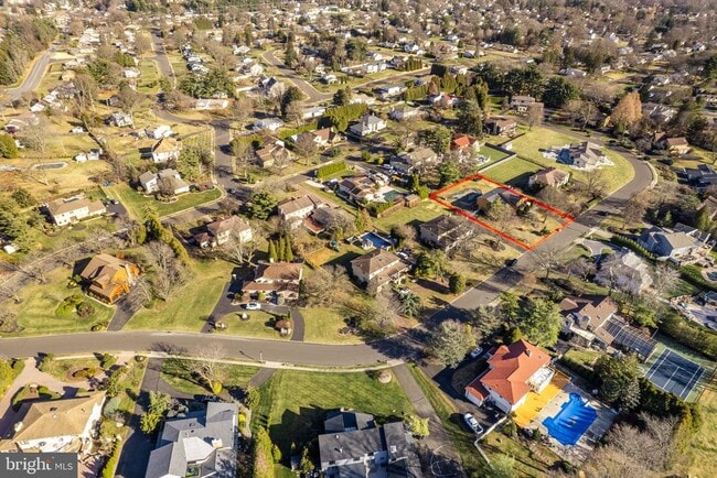 Building Photo - 509 Long Ln