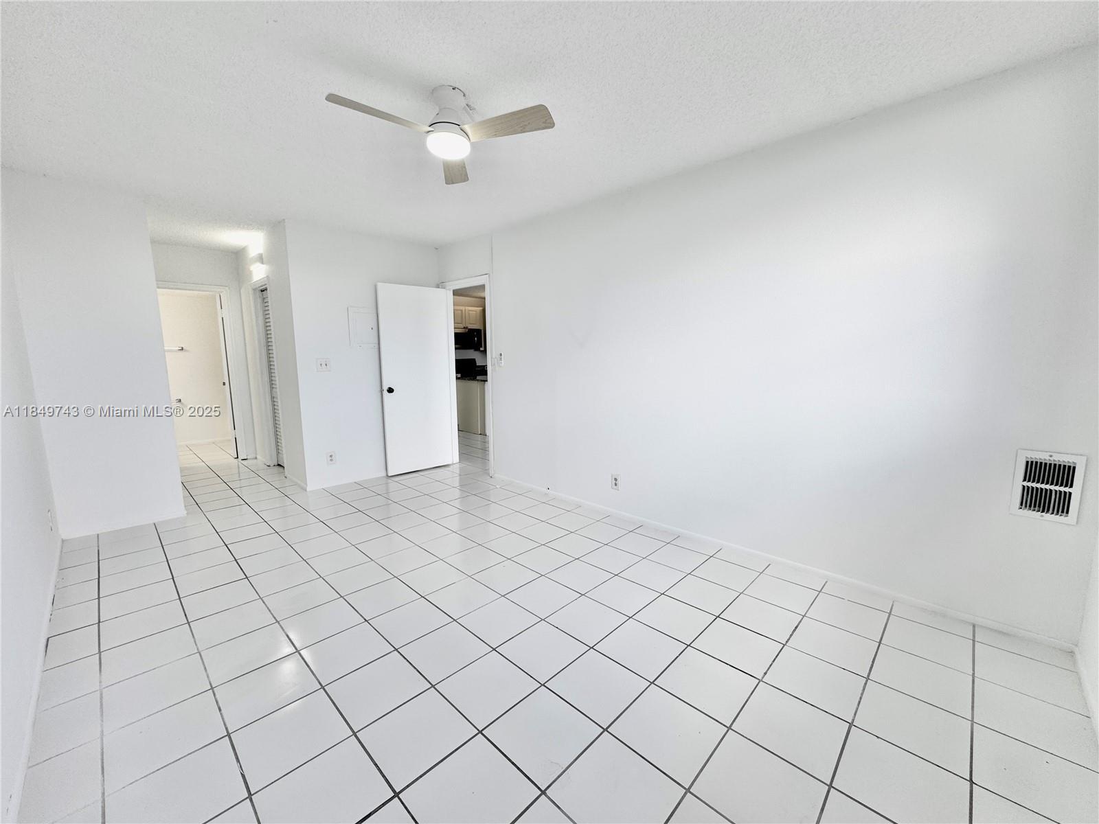 Building Photo - 2401 Riverside Dr
