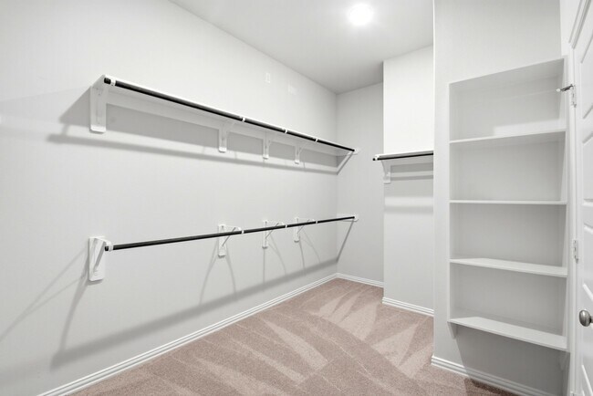 Building Photo - 2106 Villa Flora Ln
