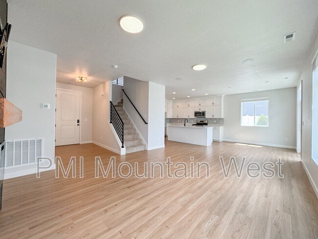 Building Photo - 3855 S 3025 W