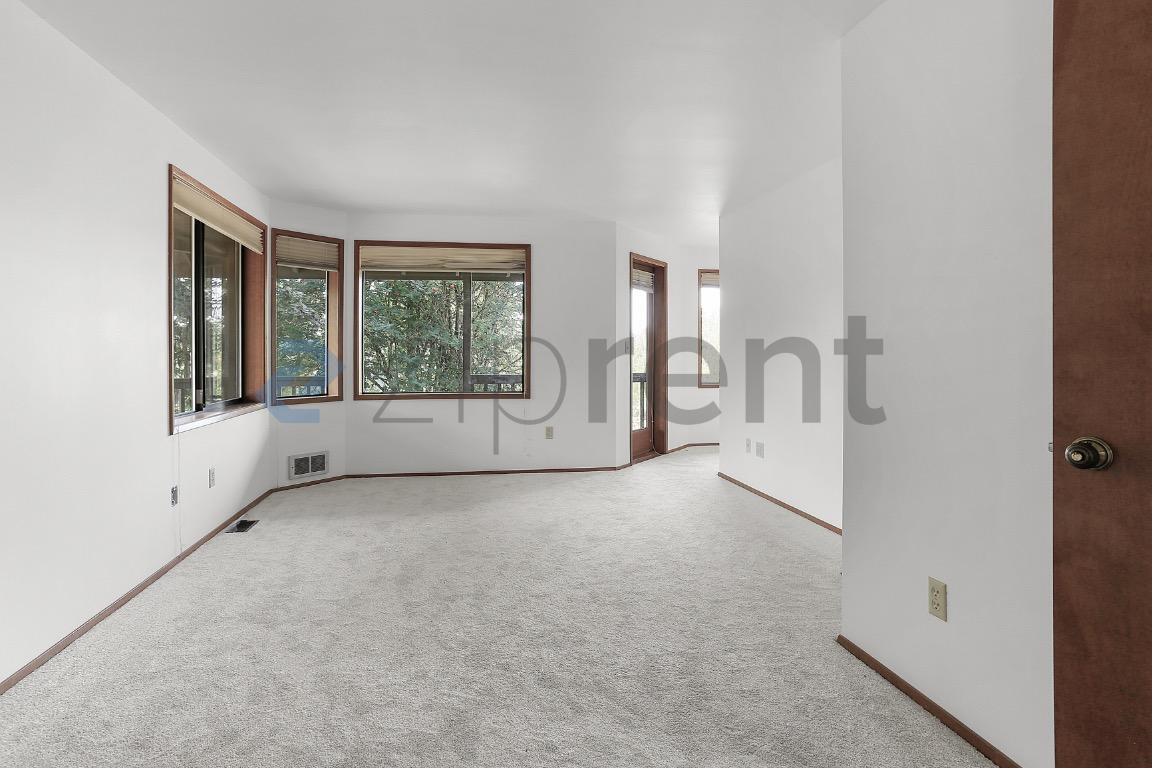 Building Photo - Unit