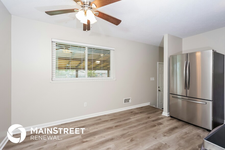 Building Photo - 5911 Carmelwood Cir