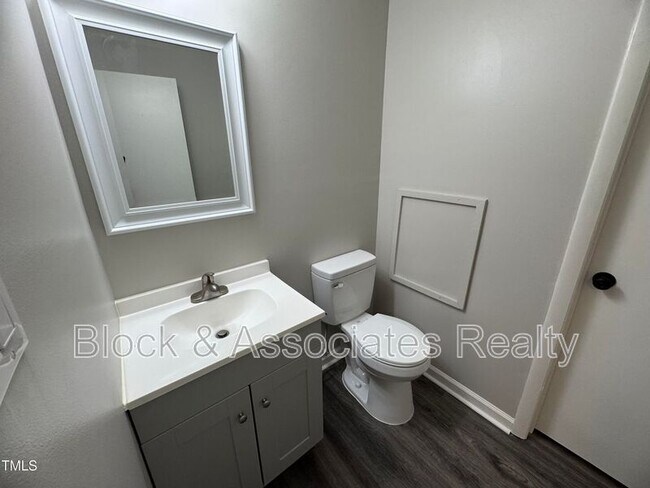 Building Photo - 1222 Teakwood Pl
