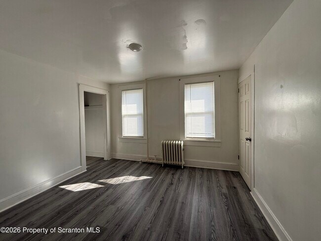 Building Photo - 216-216 14th Ave