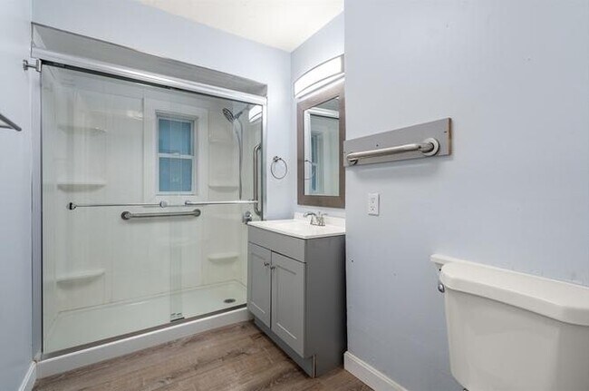 Building Photo - 38 Juniper St