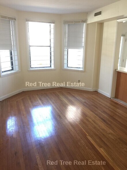 Primary Photo - 1133 Commonwealth Ave