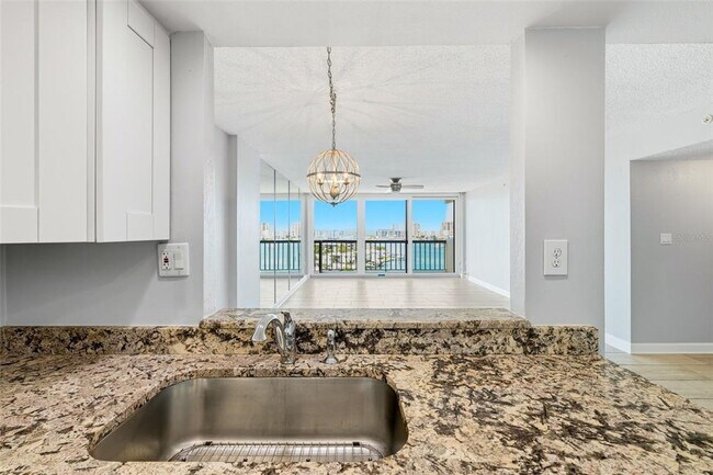 Building Photo - 400 Island Way