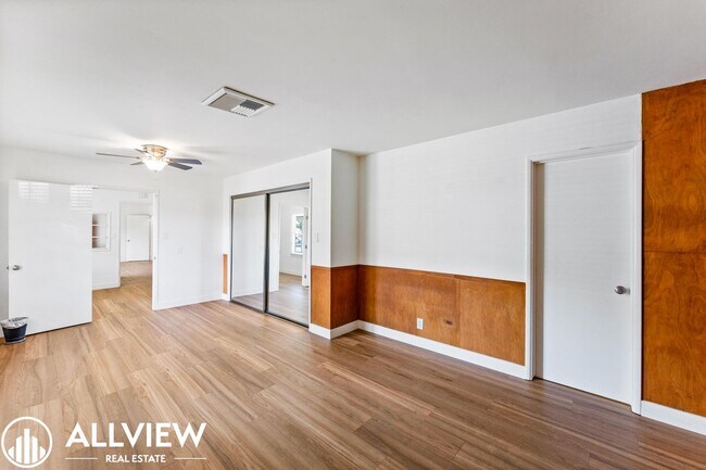 Building Photo - Stylishly Renovated Santa Ana Gem – 4-Bedr...