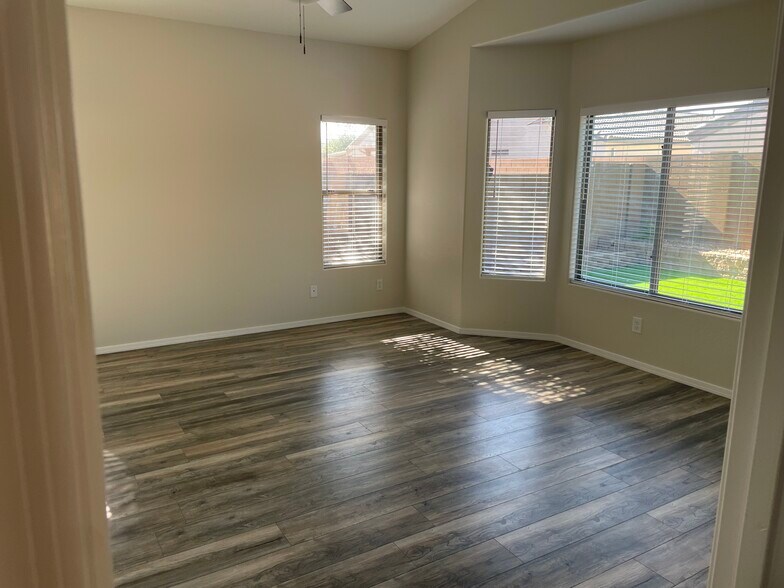Building Photo - 16242 W Maui Ln