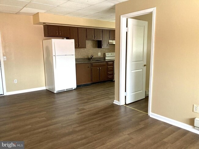 Building Photo - 102 Delaware Rd