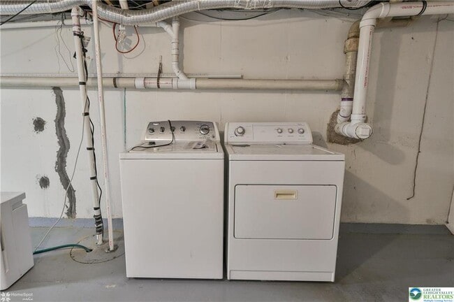 Building Photo - 900 Mine Lane Rd