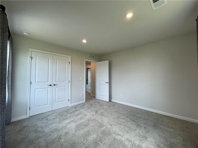 Building Photo - 105 Marchmont Dr