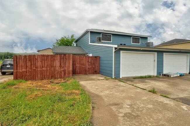 Building Photo - 711 Wolftrap Dr
