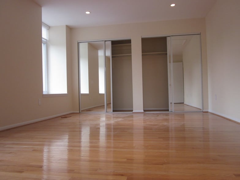 lots of storage - 658 15th St S