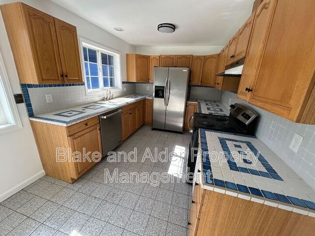 Building Photo - 198 NE 157th Ave