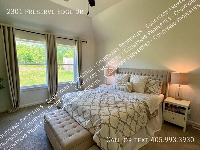 Building Photo - 2301 Preserve Edge Dr