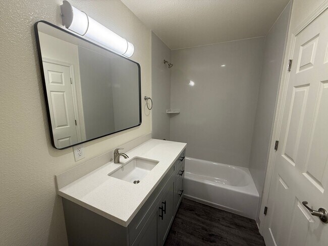 Building Photo - Free Month of Rent for Move in before Dec 1st - Brand New Upstairs 3 Bedroom Apartment