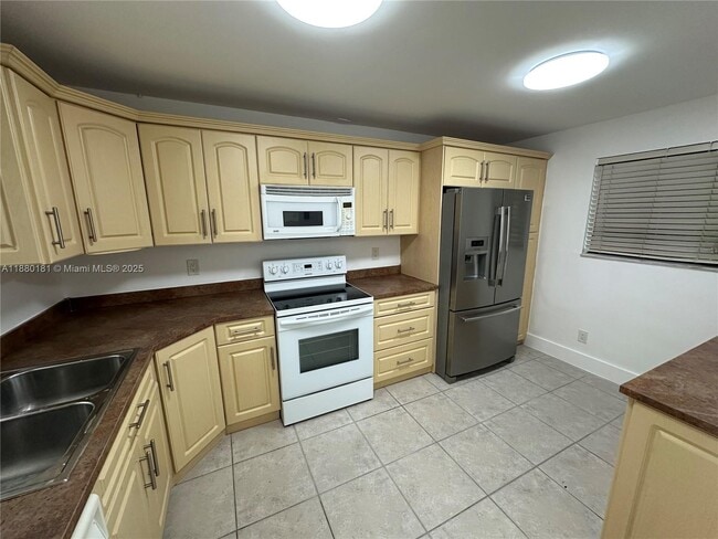 Building Photo - 2761 SW 58th Manor