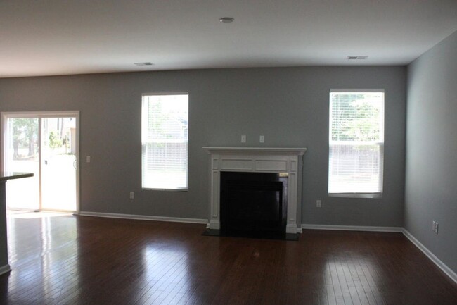 Building Photo - Summerville Rental