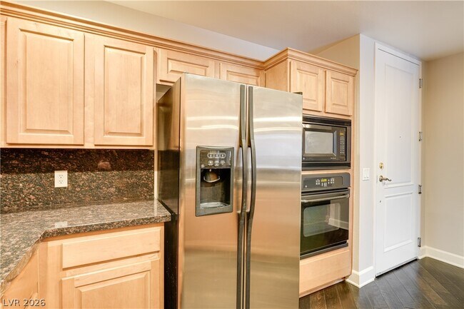 Building Photo - 91 E Agate Ave