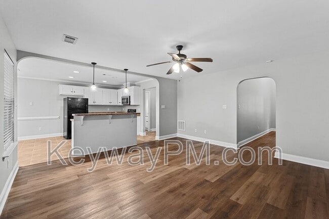 Building Photo - 1132 Sierra Ln