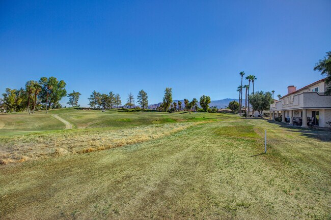 Building Photo - 709 Vista Lago Cir N