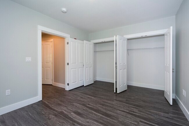 Building Photo - 50 Country Way