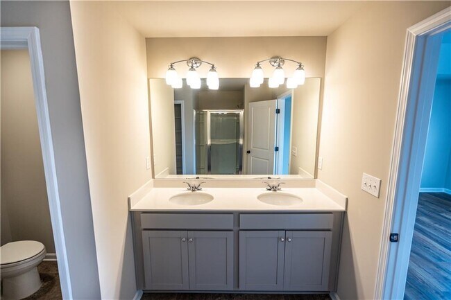 Building Photo - 3657 Princeton Ave